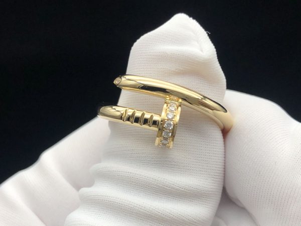 Nhẫn Cartier Juste Un Clou Chế Tác Kim Cương Tự Nhiên Vàng 18K (2)