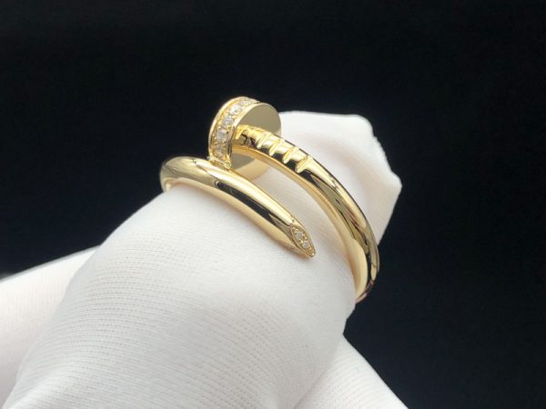 Nhẫn Cartier Juste Un Clou Chế Tác Kim Cương Tự Nhiên Vàng 18K (2)