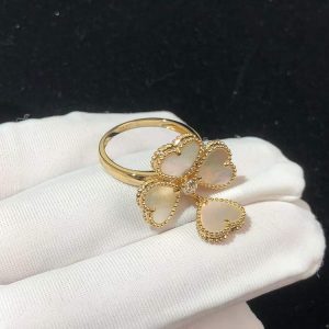 Nhẫn Nữ Van Cleef & Arpels Vintage Alhambra Chế Tác Xà Cừ Vàng 18K (2)