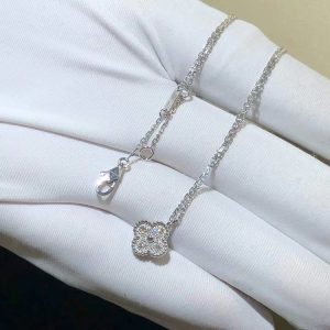 Vòng Cổ Nữ Van Cleef & Arpels Vintage Alhambra Chế Tác Kim Cương Vàng Trắng 18K (2)