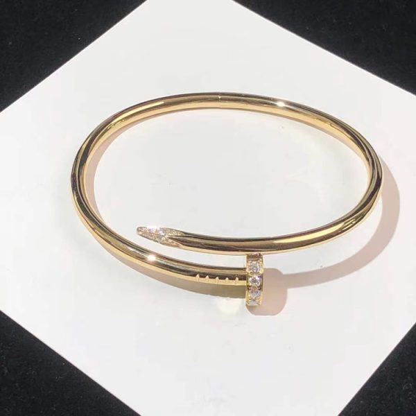 Vòng Tay Cartier Juste Un Clou Chế Tác Kim Cương Tự Nhiên Vàng 18K (2)