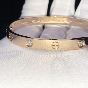 Vòng Tay Cartier Love Chế Tác Kim Cương Tự Nhiên Vàng Hồng 18K (2)