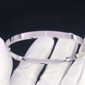 Vòng Tay Cartier Love Chế Tác Kim Cương Tự Nhiên Vàng Trắng 18K (2)