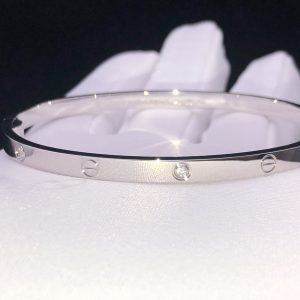 Vòng Tay Cartier Love Chế Tác Kim Cương Tự Nhiên Vàng Trắng 18K (2)