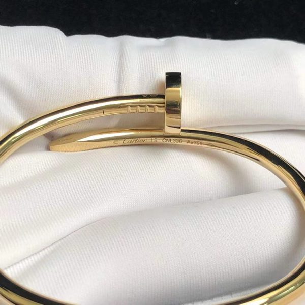 Vòng Tay Cartier Nữ Thiết Kế Hình Đinh Tán Chế Tác Vàng 18K (2)