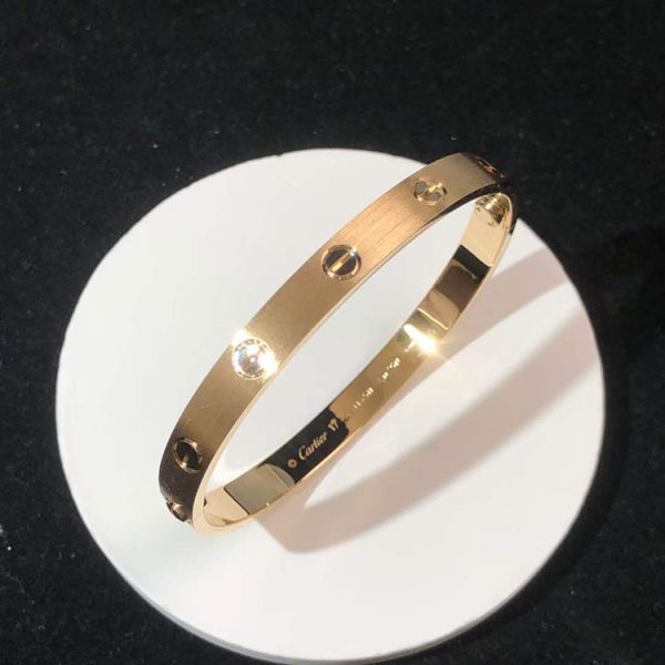 Vòng Tay Nữ Cartier Love Chế Tác Vàng Hồng 18K (2)