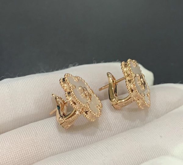 Bông Tai Van Cleef & Arpels Lucky Spring Chế Tác Xà Cừ Tự Nhiên Vàng Hồng 18K (2)