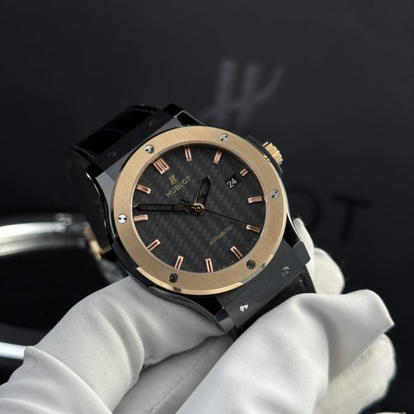 Đồng Hồ Hublot Tinh Chỉnh Classic Fusion Ceramic Demi Gold Mặt Carbon 42mm (1)