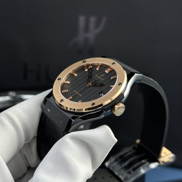 Đồng Hồ Hublot Tinh Chỉnh Classic Fusion Ceramic Demi Gold Mặt Carbon 42mm (1)