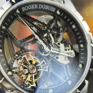 Đồng Hồ Roger Dubuis Chế Tác Excalibur Skeleton RDDBEX0393 BBR 42mm (8)