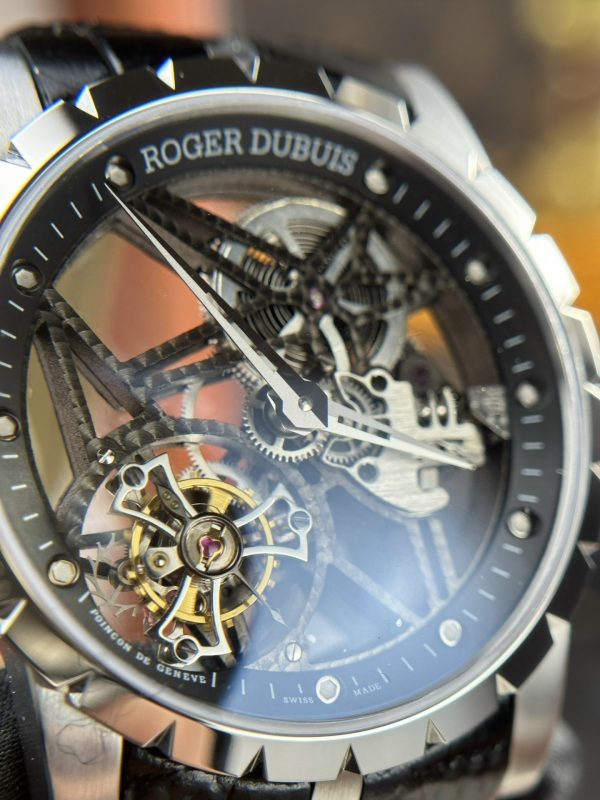 Đồng Hồ Roger Dubuis Chế Tác Excalibur Skeleton RDDBEX0393 BBR 42mm (8)