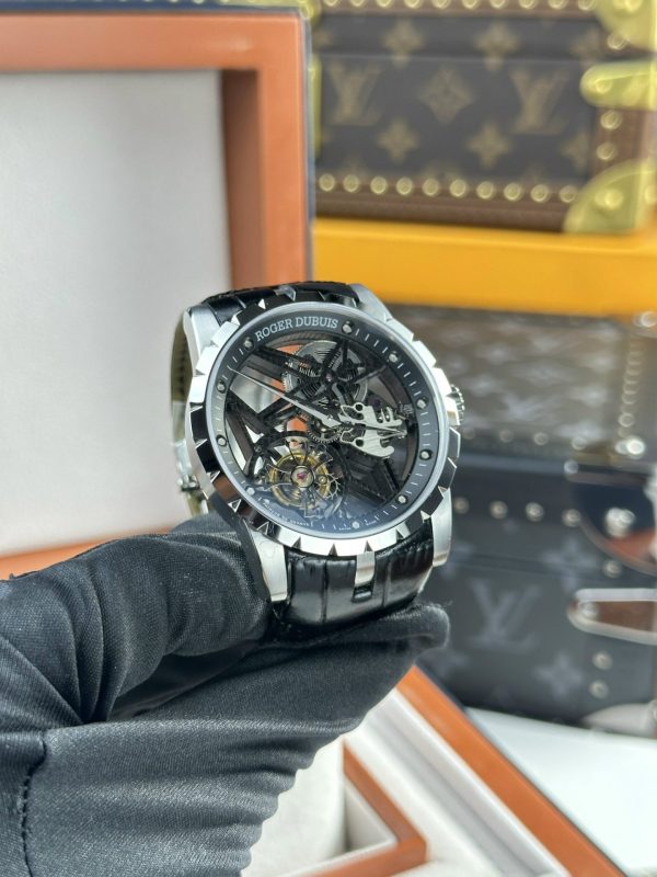 Đồng Hồ Roger Dubuis Chế Tác Excalibur Skeleton RDDBEX0393 BBR 42mm (8)