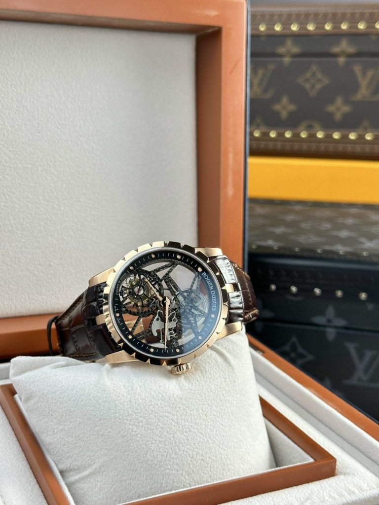 Đồng Hồ Roger Dubuis Replica 11 Excalibur Skeleton RDDBEX0393 BBR 42mm (14)