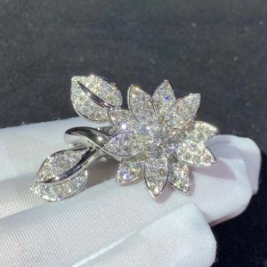 Nhẫn Van Cleef & Arpels Lotus Between the Finger Chế Tác Kim Cương Vàng Trắng 18K (2)