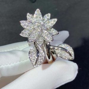 Nhẫn Van Cleef & Arpels Lotus Between the Finger Chế Tác Kim Cương Vàng Trắng 18K (2)