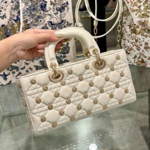 Túi Dior Micro Lady D-Joy Like Auth Màu Trắng Hoạ Tiết Ông Mặt Trời 26x13 (2)