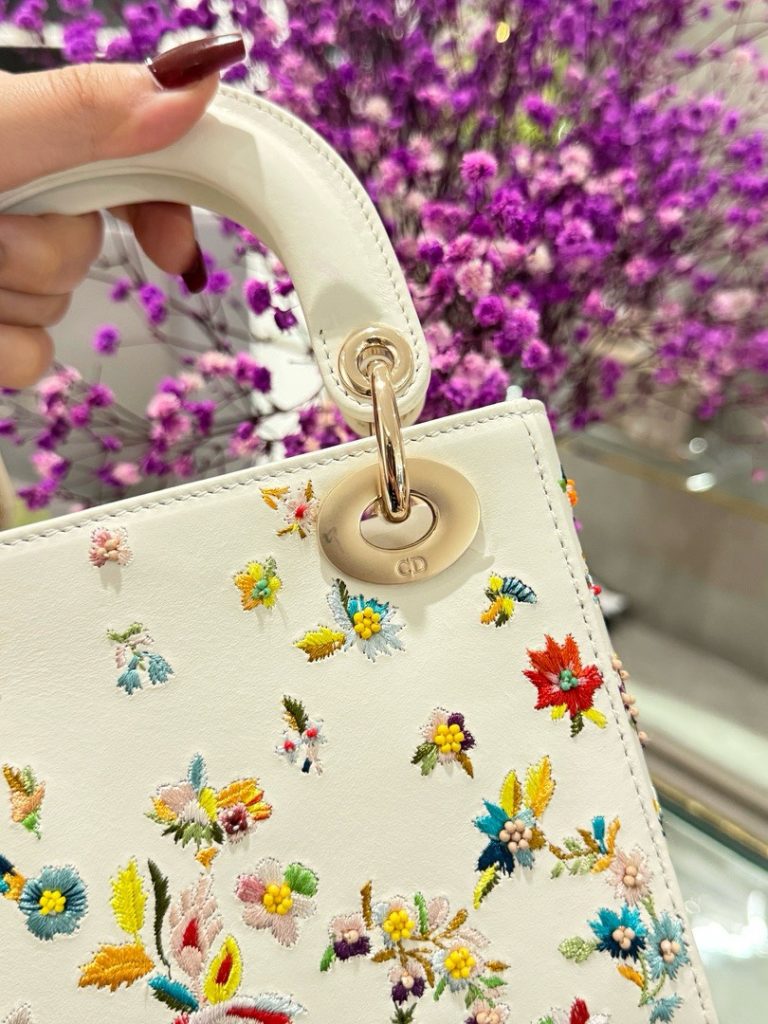 Túi Xách Dior Lady Siêu Cấp Nữ Hoạ Tiết Thêu Hoa 17cm (2)