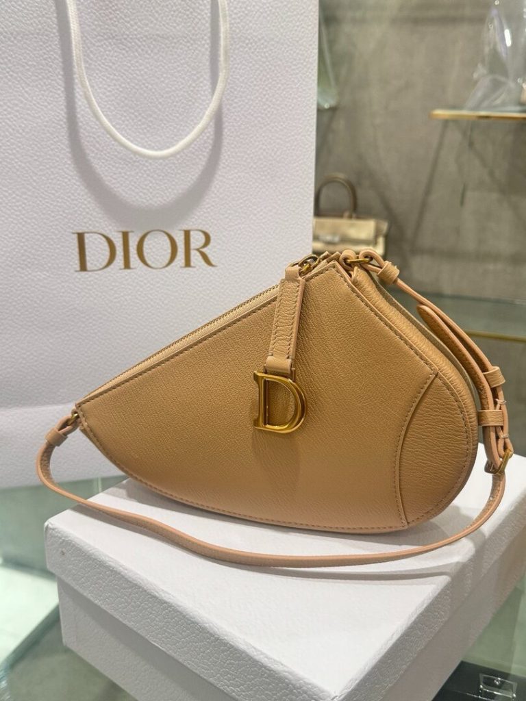 Túi Xách Dior Yên Ngựa Siêu Cấp Nữ Màu Nâu 20x15x4cm (2)