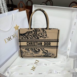 Túi Xách Nữ Dior Book Tote Siêu Cấp Hoạ Tiết Hổ Vằn 36cm (2)