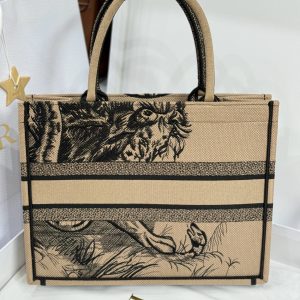 Túi Xách Nữ Dior Book Tote Siêu Cấp Hoạ Tiết Hổ Vằn 36cm (2)