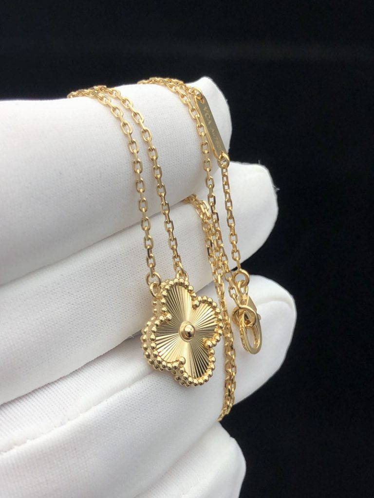 Vòng Cổ Nữ Van Cleef & Arpels Vintage Alhambra Chế Tác Vàng 18K (2)