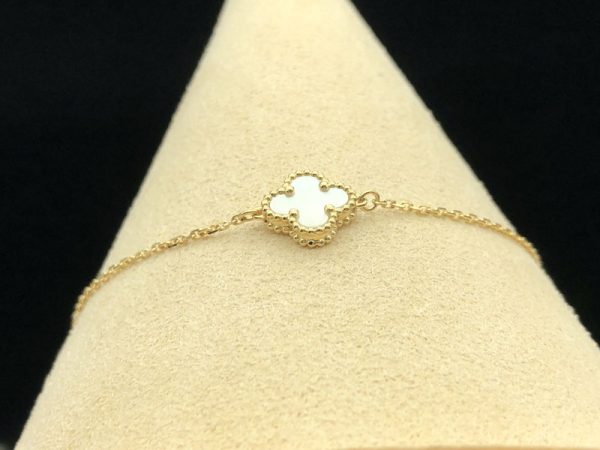 Vòng Tay Nữ Van Cleef & Arpels Vintage Alhambra Chế Tác Xà Cừ Vàng 18K (1)