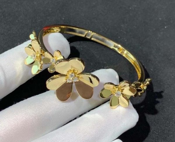 Vòng Tay Van Cleef & Arpels Frivole Chế Tác Kim Cương Tự Nhiên Vàng 18K (2)