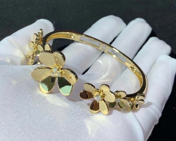 Vòng Tay Van Cleef & Arpels Frivole Chế Tác Kim Cương Tự Nhiên Vàng 18K (2)