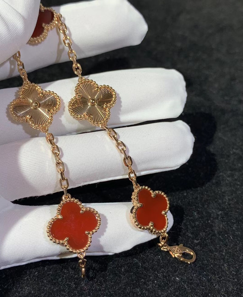 Vòng Tay Van Cleef & Arpels Vintage Alhambra Màu Đỏ Chế Tác Đá Quý Vàng Hồng 18K (2)