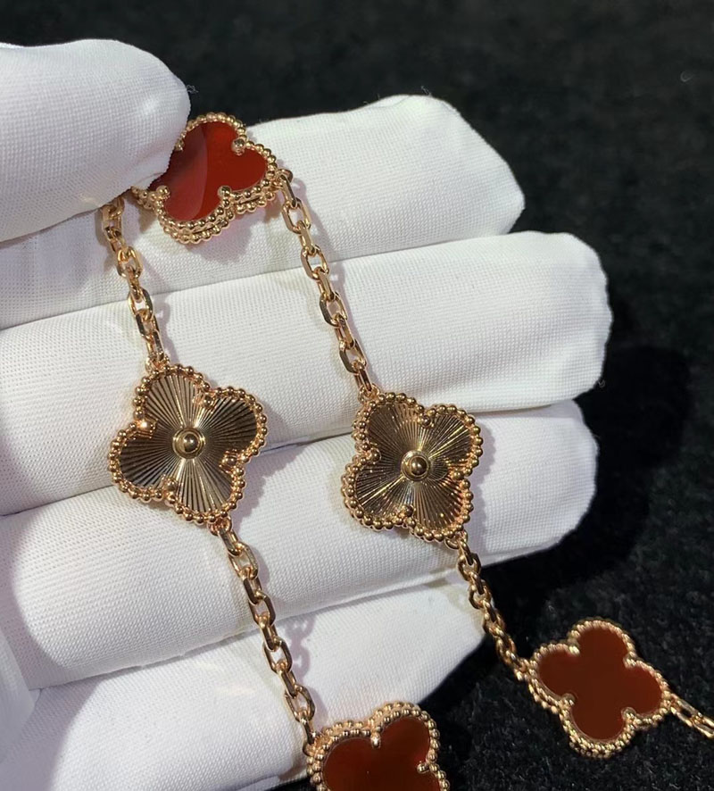 Vòng Tay Van Cleef & Arpels Vintage Alhambra Màu Đỏ Chế Tác Đá Quý Vàng Hồng 18K (2)