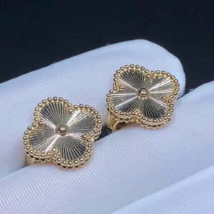 Bông Tai Nữ Van Cleef & Arpels Vintage Alhambra Chế Tác Vàng 18K (2)