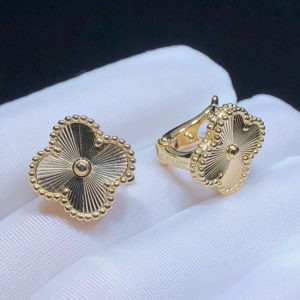 Bông Tai Nữ Van Cleef & Arpels Vintage Alhambra Chế Tác Vàng 18K (2)