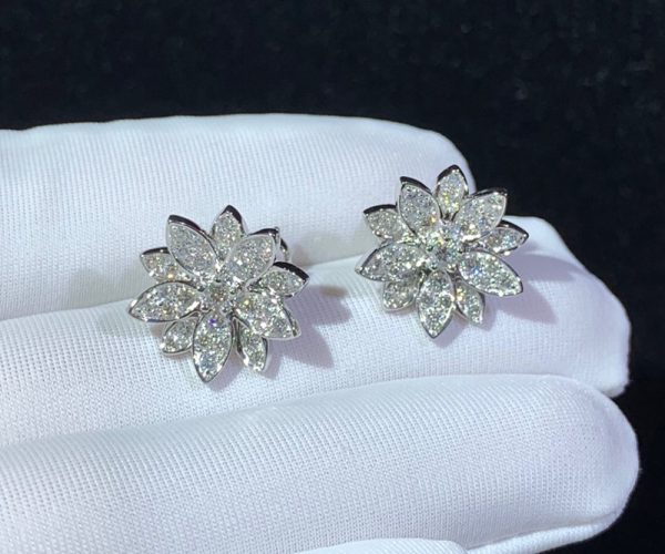 Bông Tai Van Cleef And Arpels Hoạ Tiết Hoa Sen Chế Tác Kim Cương Vàng Trắng 18K (2)