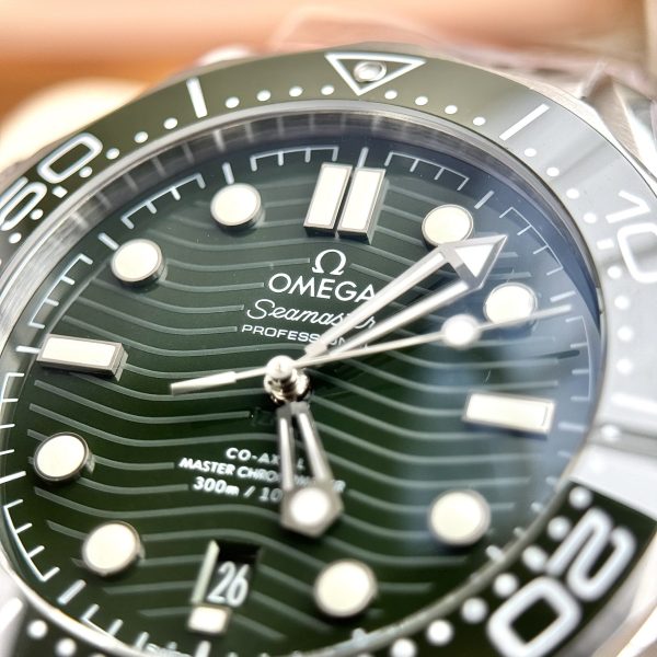 Đồng Hồ Omega Chế Tác Seamaster Diver 300M Màu Xanh Lá Cây VS Factory 42mm (4)