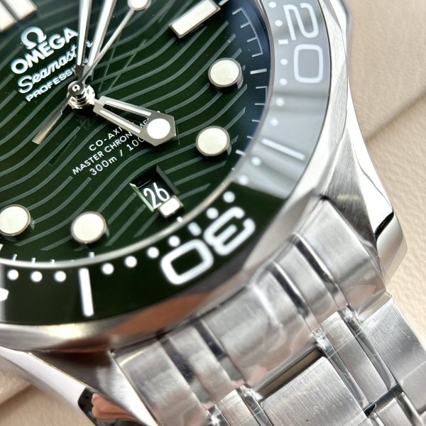 Đồng Hồ Omega Chế Tác Seamaster Diver 300M Màu Xanh Lá Cây VS Factory 42mm (4)