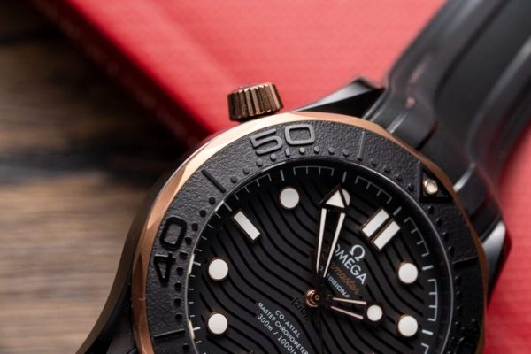 Đồng Hồ Omega Seamaster Vỏ Gốm Màu Demi Dây Cao Su VS Factory 42mm