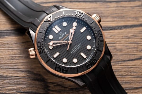 Đồng Hồ Omega Seamaster Vỏ Gốm Màu Demi Dây Cao Su VS Factory 42mm