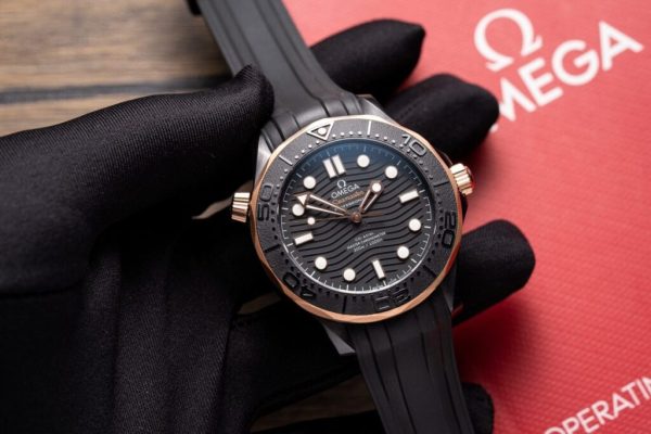 Đồng Hồ Omega Seamaster Vỏ Gốm Màu Demi Dây Cao Su VS Factory 42mm