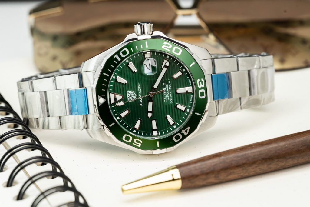 Đồng Hồ Tag Heuer Aquaracer Replica 11 Mặt Xanh Lá Cây 43mm (2)