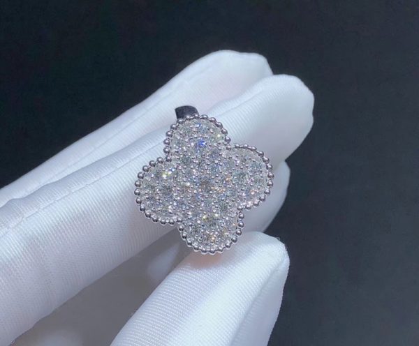 Nhẫn Van Cleef And Arpels Magic Alhambra Remake Kim Cương Tự Nhiên Vàng Trắng 18K (2)