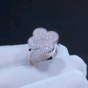 Nhẫn Van Cleef And Arpels Magic Alhambra Remake Kim Cương Tự Nhiên Vàng Trắng 18K (2)