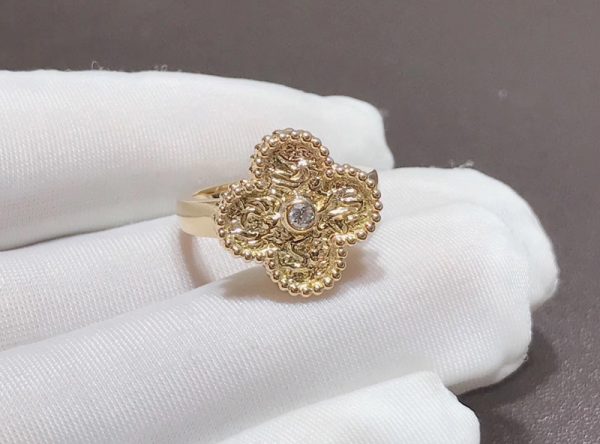 Nhẫn Van Cleef & Arpels Vintage Alhambra Chế Tác Kim Cương Thiên Nhiên Vàng 18K (2)