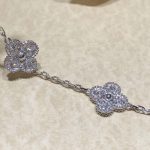 Vòng Tay Van Cleef & Arpels Alhambra 5 Hoạ Tiết Chế Tác Kim Cương Vàng Trắng 18K (2)