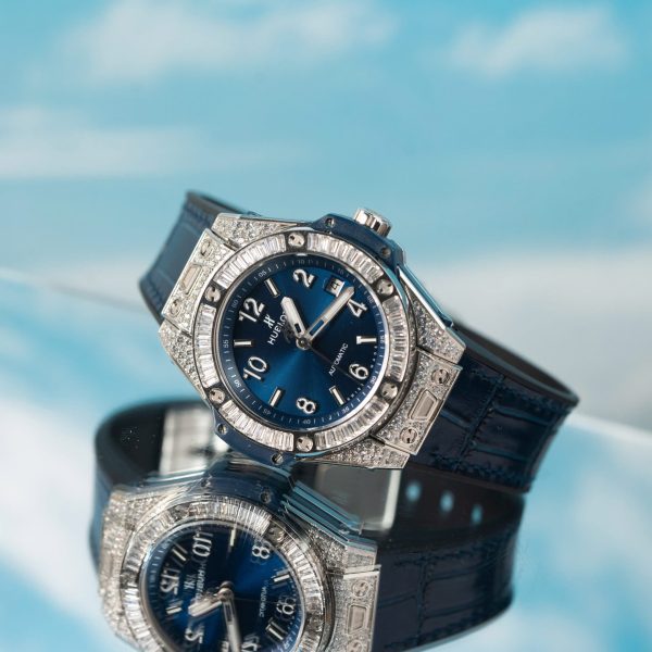 Đồng Hồ Hublot Big Bang One Click Chế Tác Màu Xanh Blue Đính Đá 39mm (2)