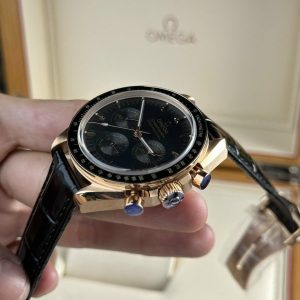 Đồng Hồ Omega SpeedMaster MoonWatch Chế Tác Mặt Đen Nhà Máy RM 44mm (2)