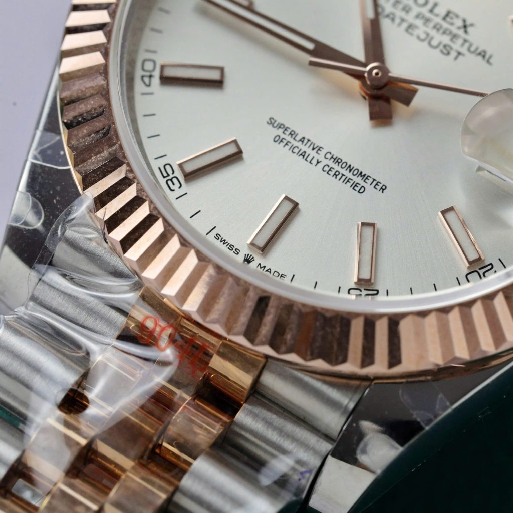 Đồng Hồ Rolex DateJust Chế Tác Bọc Vàng Thật Cọc Số Dạ Quang GM Factory 41mm (2)