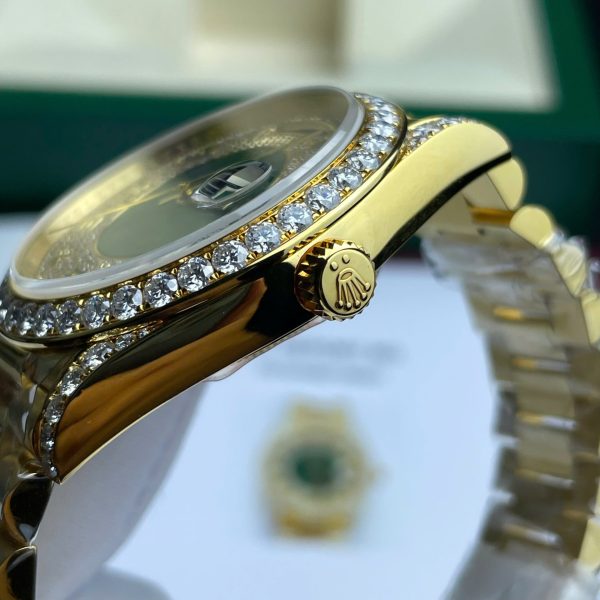 Đồng Hồ Rolex Day-Date Chế Tác Bọc Vàng Đính Kim Cương Moissanite Trọng Lượng 173 Gram 40mm (2)