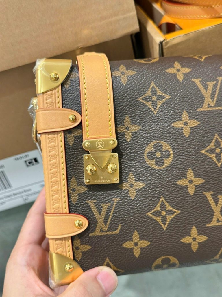 Túi Louis Vuitton LV Side Trunk Tracking MM Rep 11 Cao Cấp Hoạ Tiết Monogram 21cm (2)