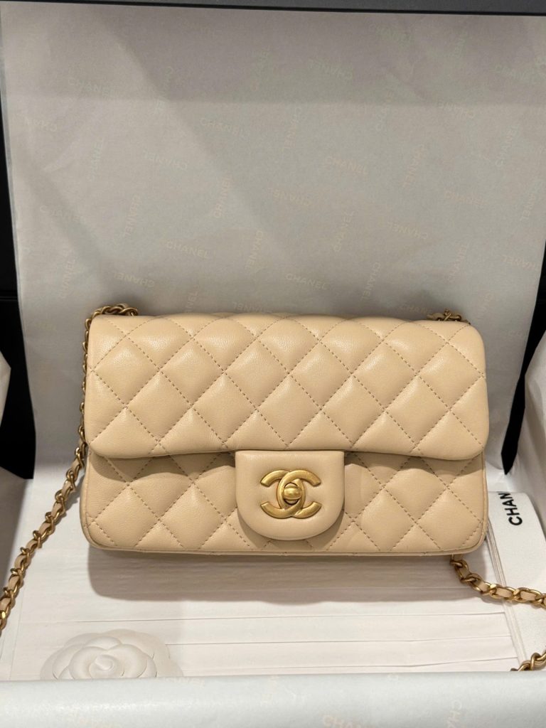 Túi Xách Chanel Classic Chuông Like Auth Màu Be Khoá Vàng 20cm (2)