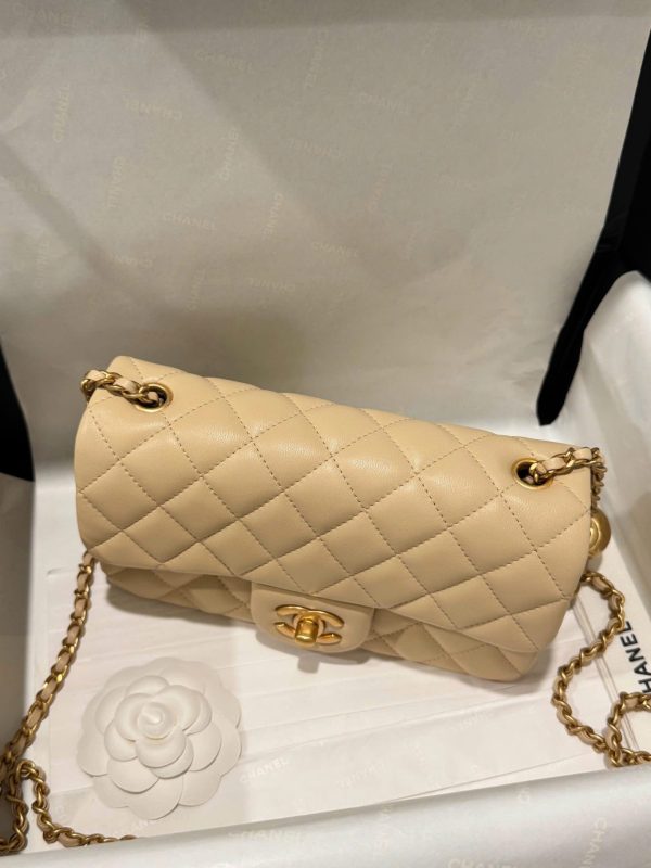 Túi Xách Chanel Classic Chuông Like Auth Màu Be Khoá Vàng 20cm (2)